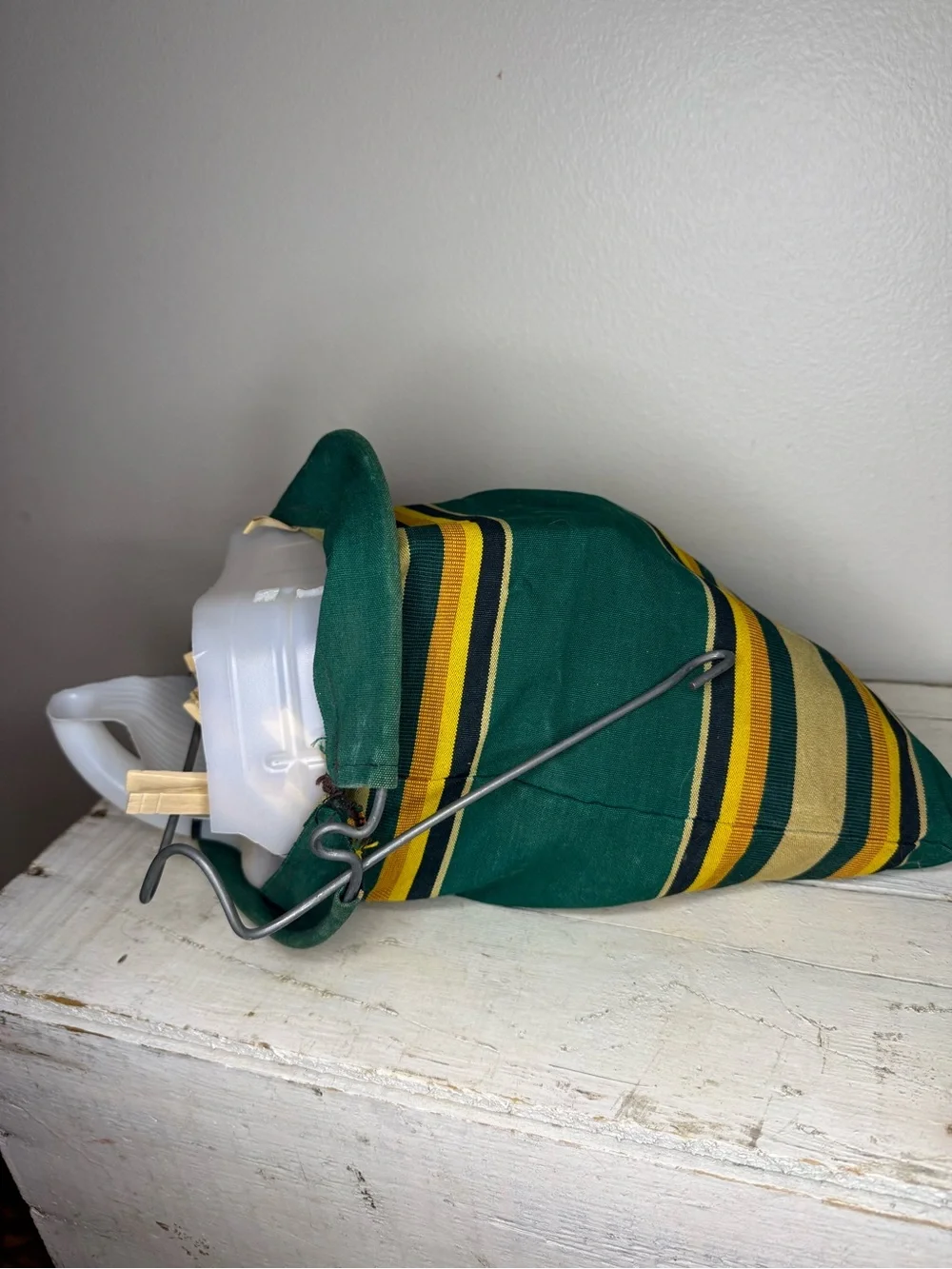 Vintage Fabric Clothes Pin Bag Metal Line Hanger With Pins Stripe Fabric